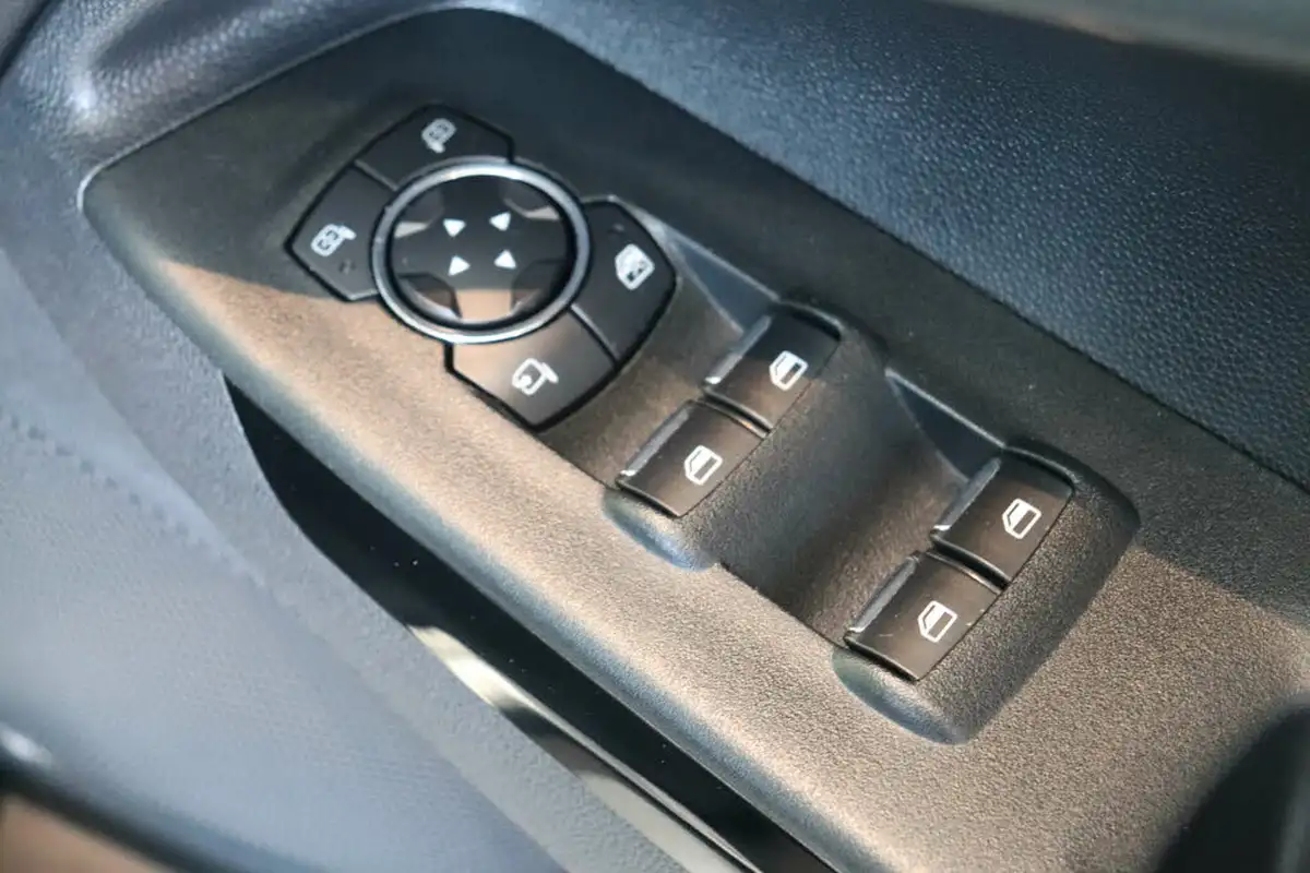 2018-ford-ecosport-10t-titanium-125ps-ss-big-53