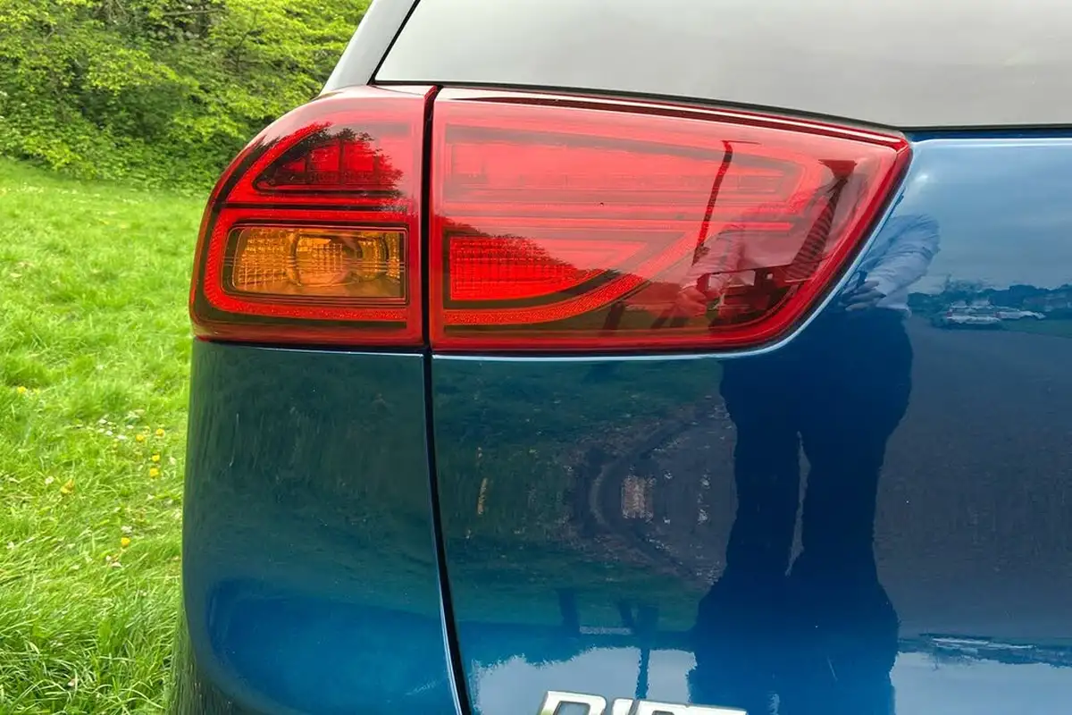 2022-kia-niro-16-gdi-3-156kwh-big-27