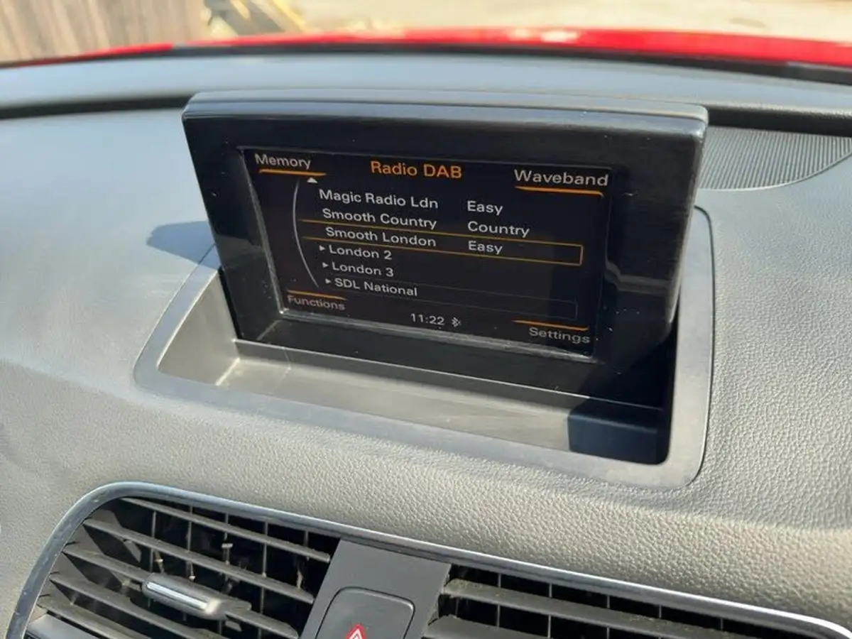 2015-audi-q3-14-s-line-cod-ss-tronic-big-29
