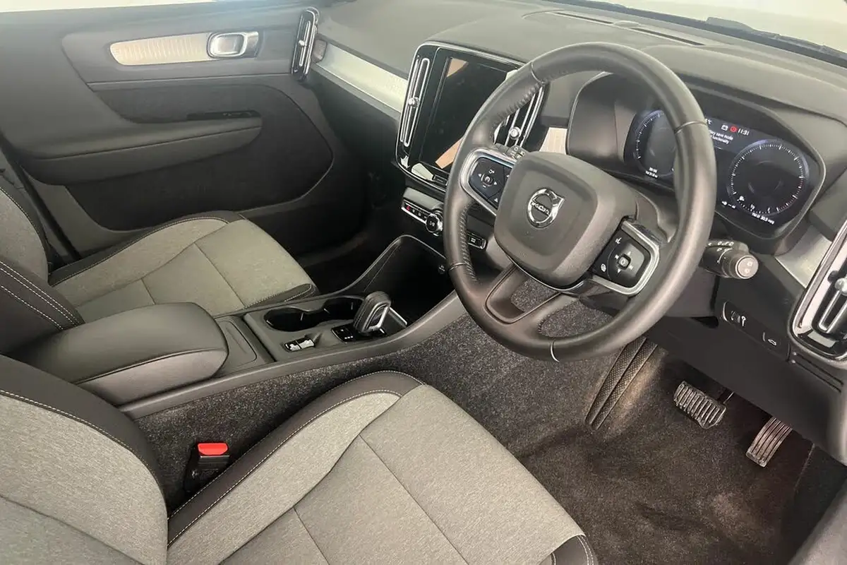 2021-volvo-xc40-20-b4-momentum-197bhp-awd-geartronic-big-9