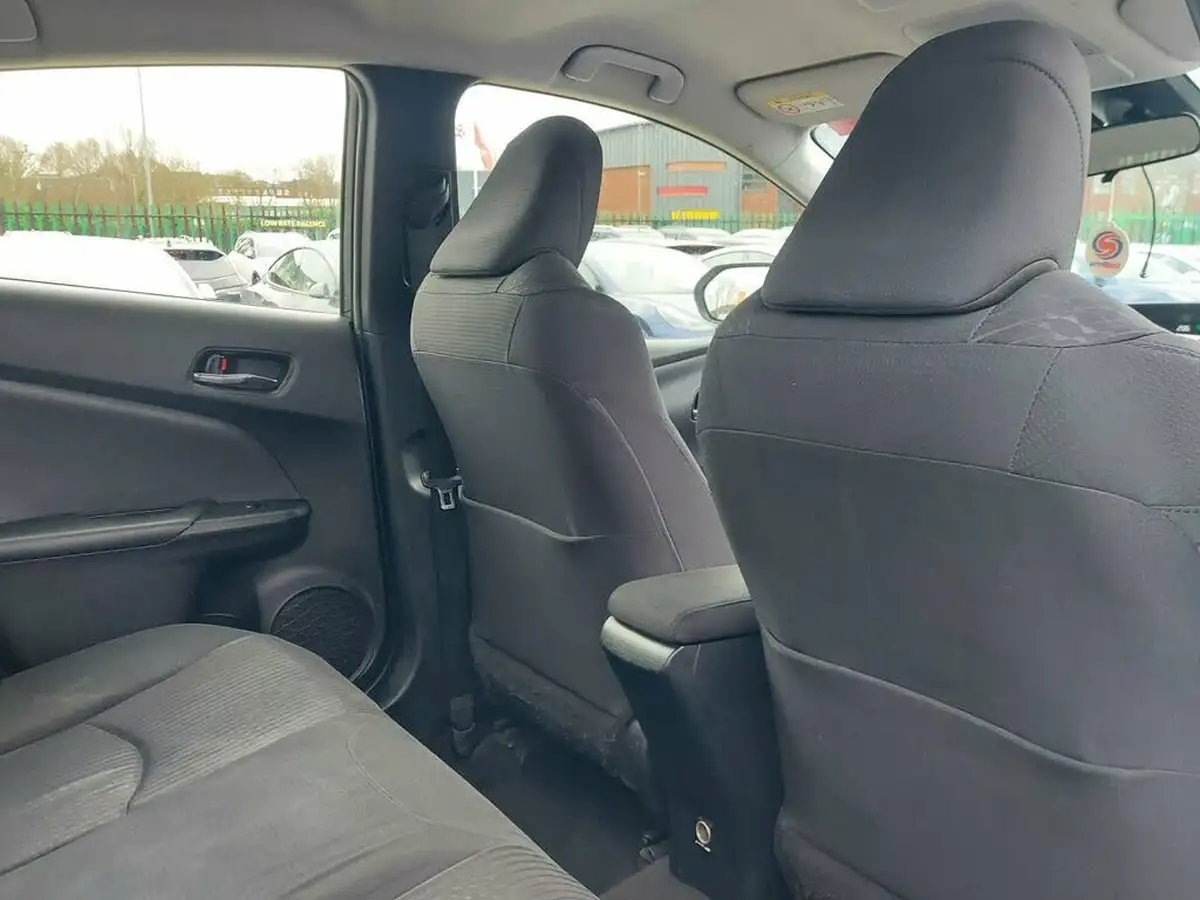 2017-toyota-prius-18-vvt-i-active-big-25