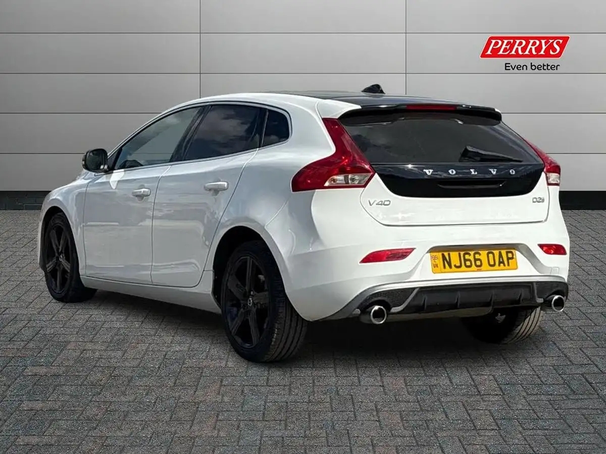 2016-volvo-v40-20td-d2-r-design-big-1