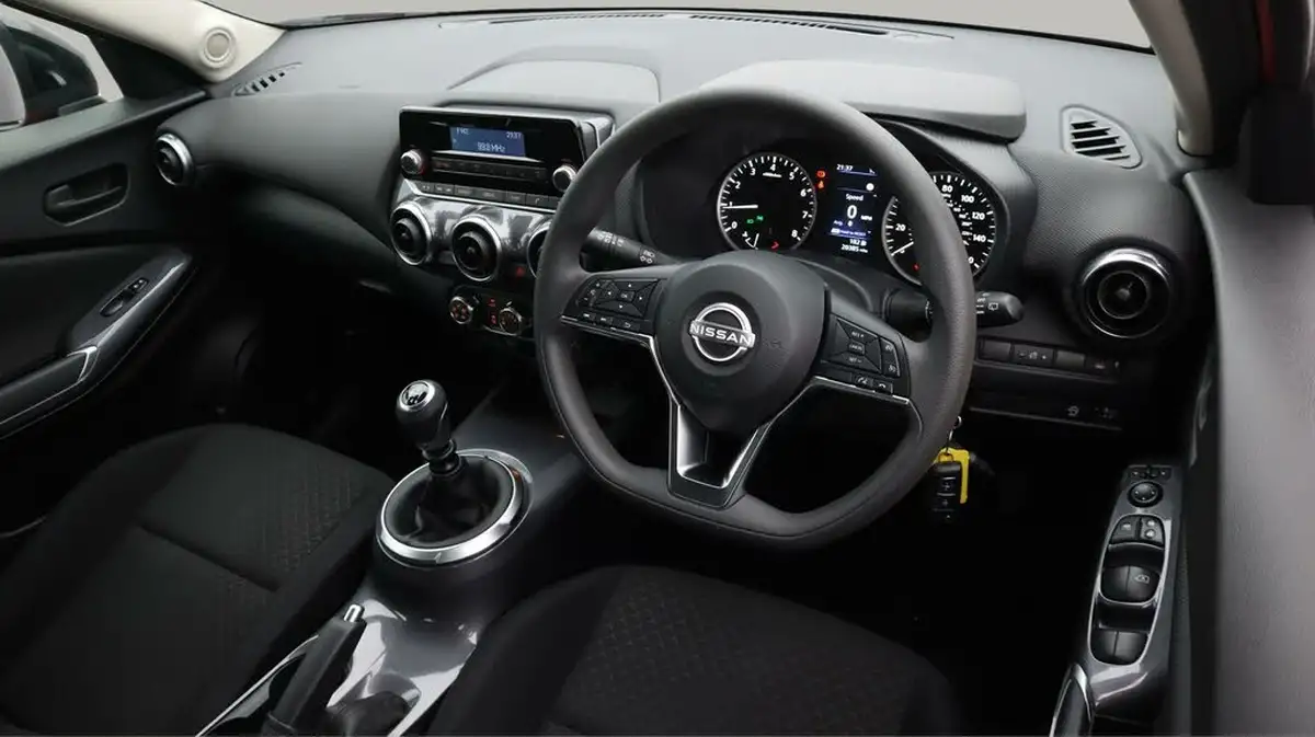 2023-nissan-juke-10-dig-t-visia-big-9