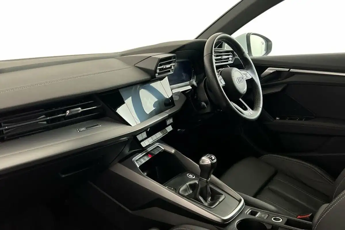 2022-audi-a3-15-35-tfsi-s-line-sportback-5d-big-10
