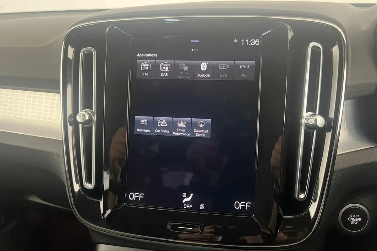 2021-volvo-xc40-20-b4-momentum-197bhp-awd-geartronic-big-33