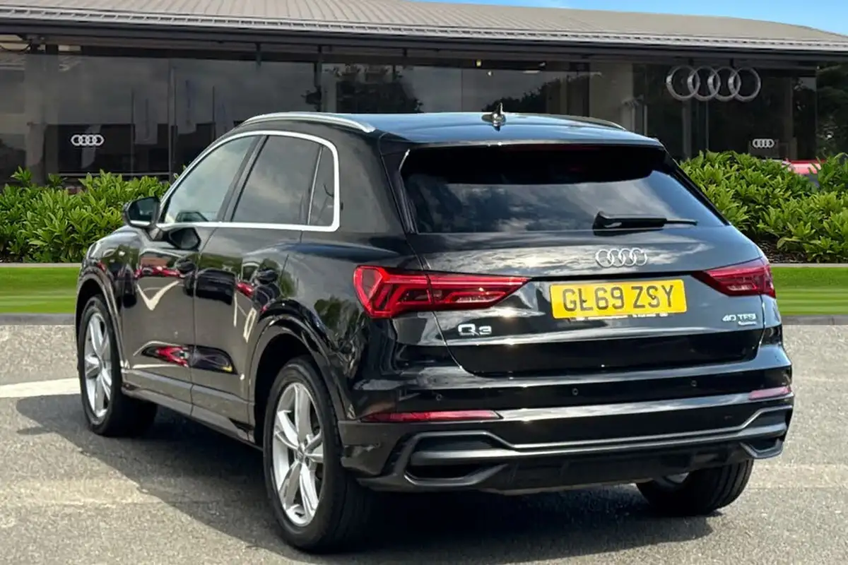 2019-audi-q3-20-40-tfsi-s-line-big-1