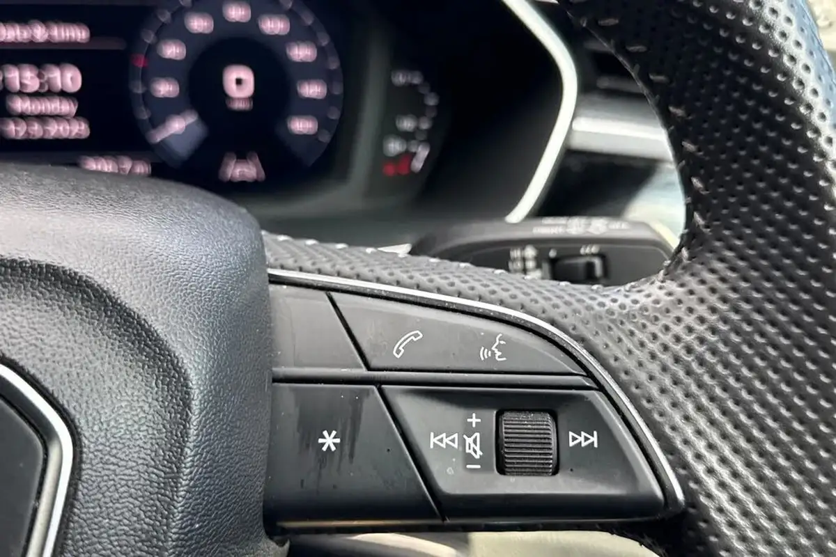 2019-audi-q3-20-40-tfsi-s-line-big-49
