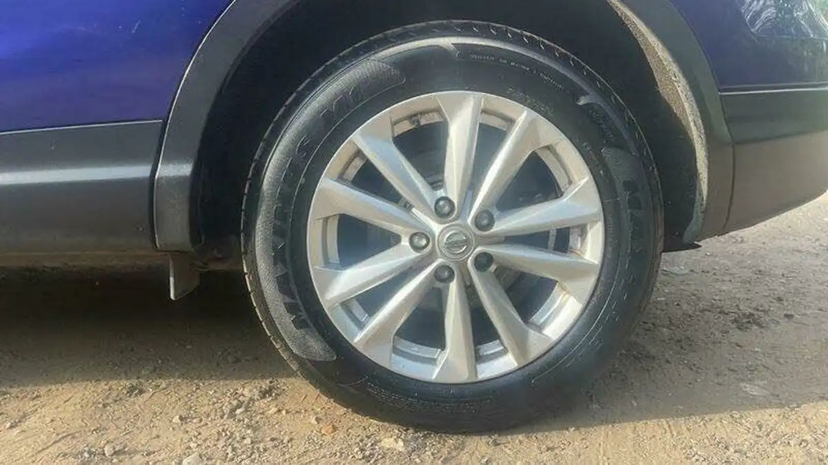 2014-nissan-qashqai-12-acenta-premium-big-39