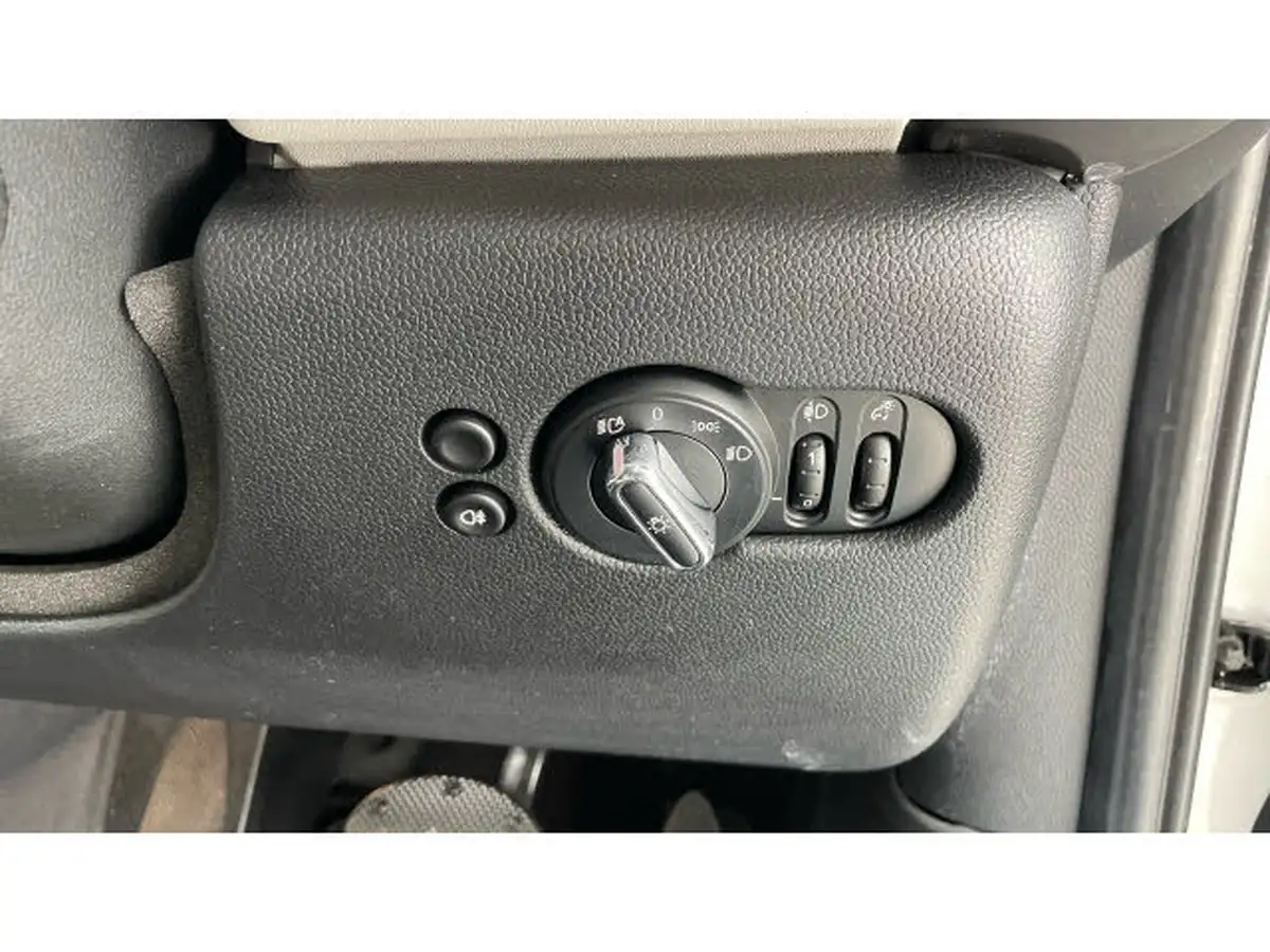 2022-mini-cooper-20-cooper-s-exclusive-hatchback-5d-auto-big-52