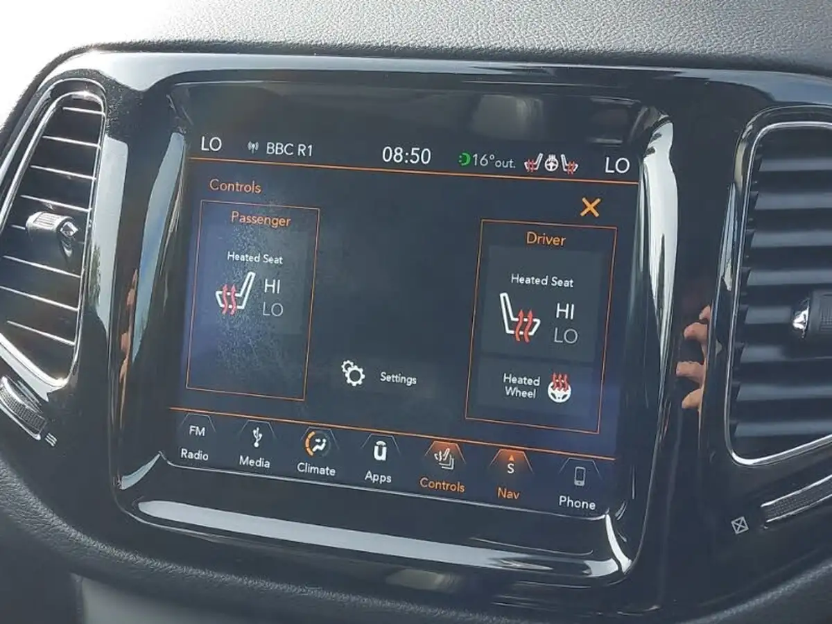 2020-jeep-compass-14-multiair-ii-night-eagle-big-15