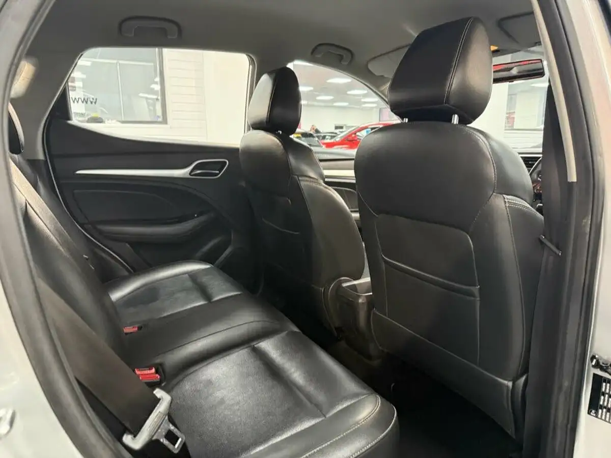 2019-mg-zs-suv-10t-gdi-exclusive-111ps-big-4