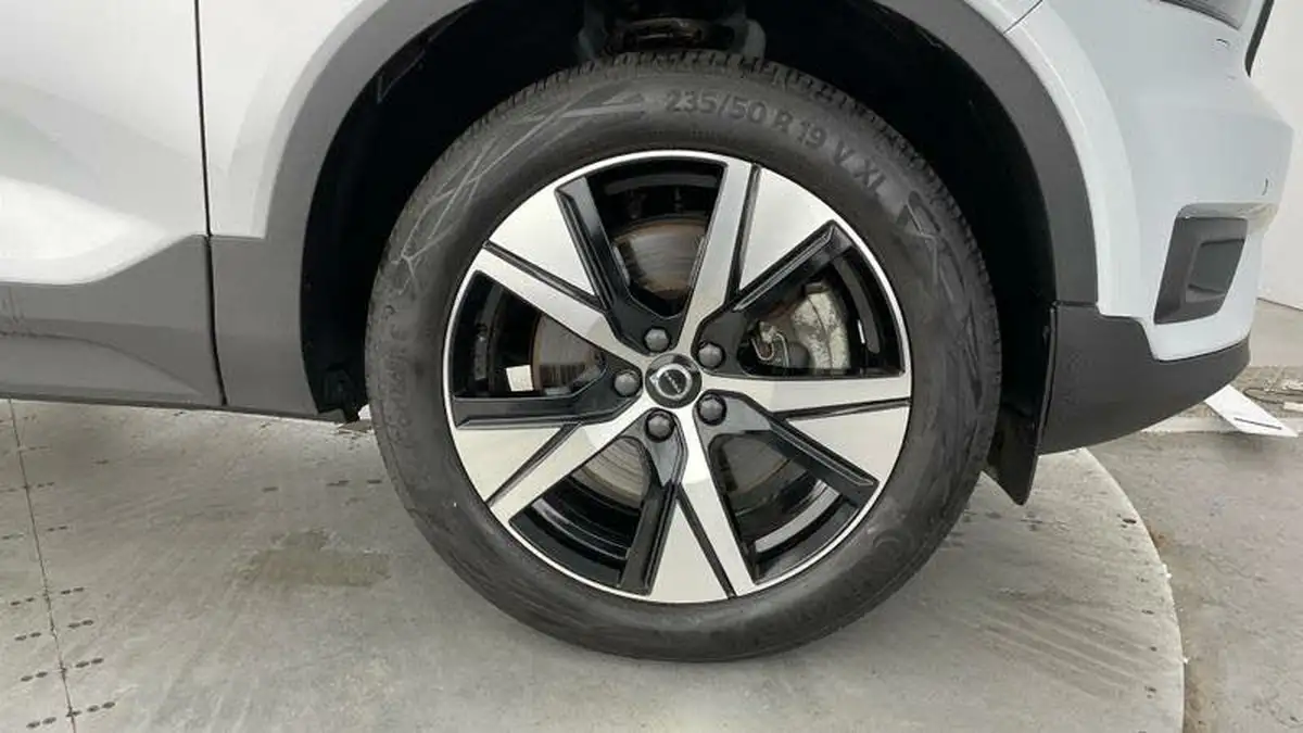 2021-volvo-xc40-15-t5-r-design-262bhp-big-4