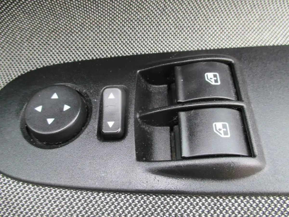 2010-fiat-punto-evo-14-dynamic-8v-ss-5d-big-37