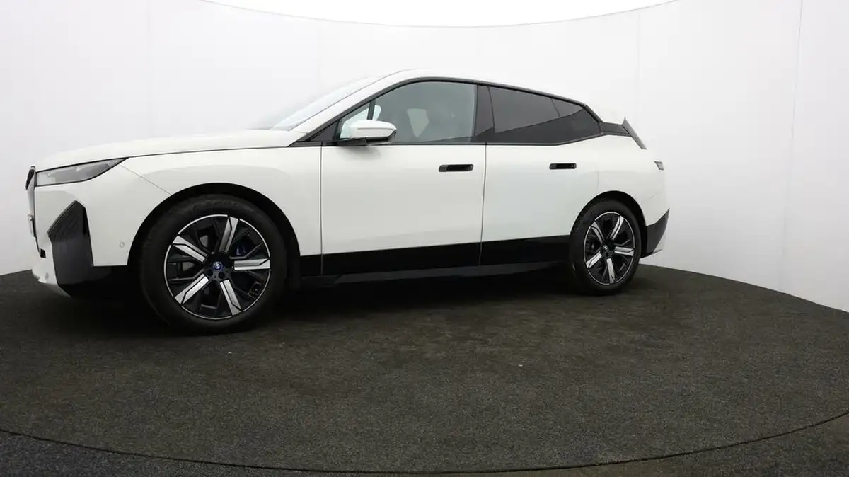 2022-bmw-ix-e-xdrive-40-m-sport-big-62