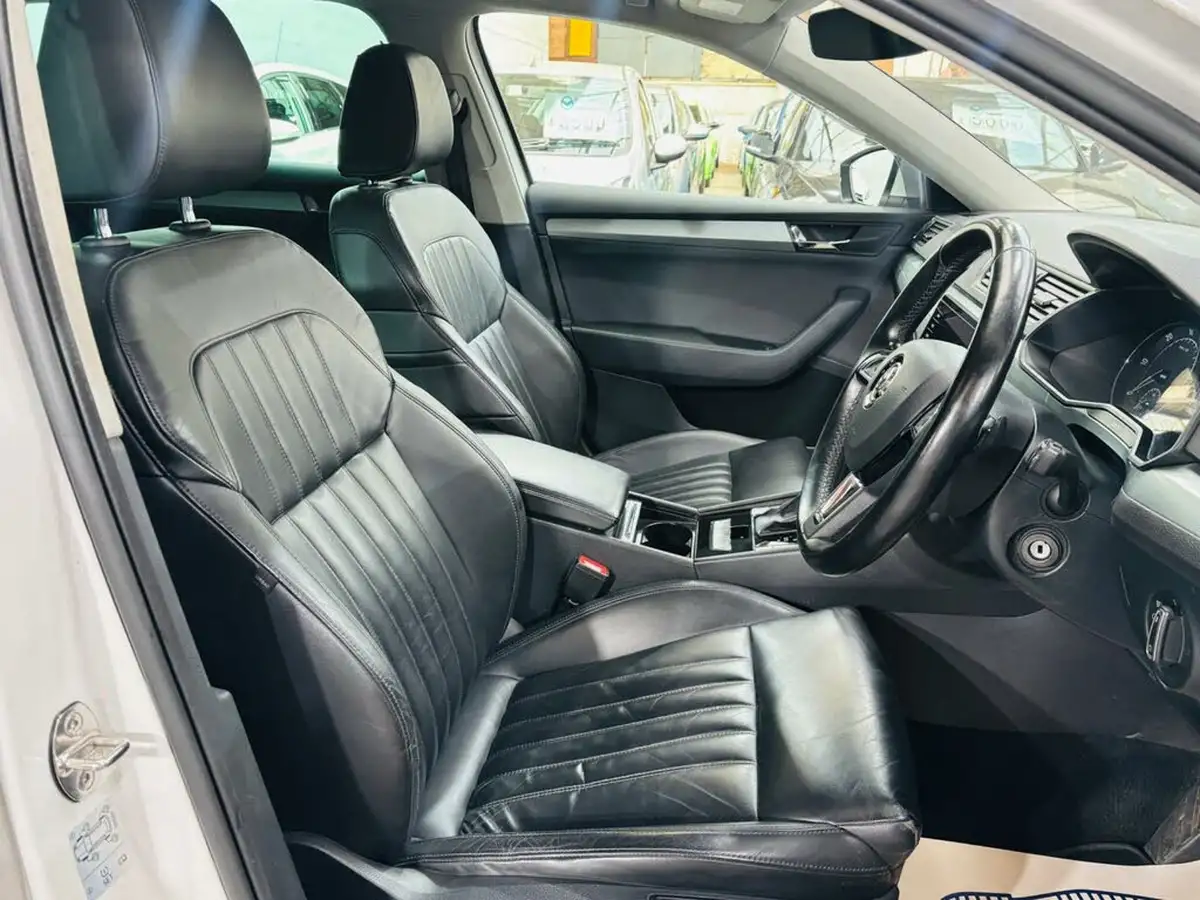 2018-skoda-superb-20tdi-scr-se-technology-estate-dsg-big-20