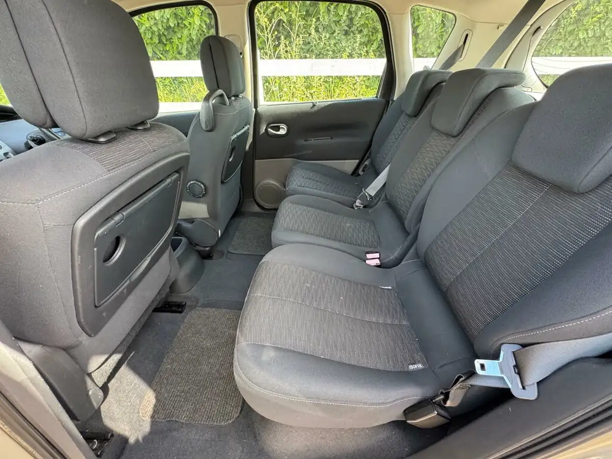 2008-renault-scenic-16-dynamique-big-13