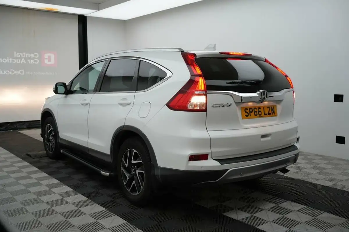 2016-honda-cr-v-16i-dtec-se-plus-160ps-4x4-auto-big-7