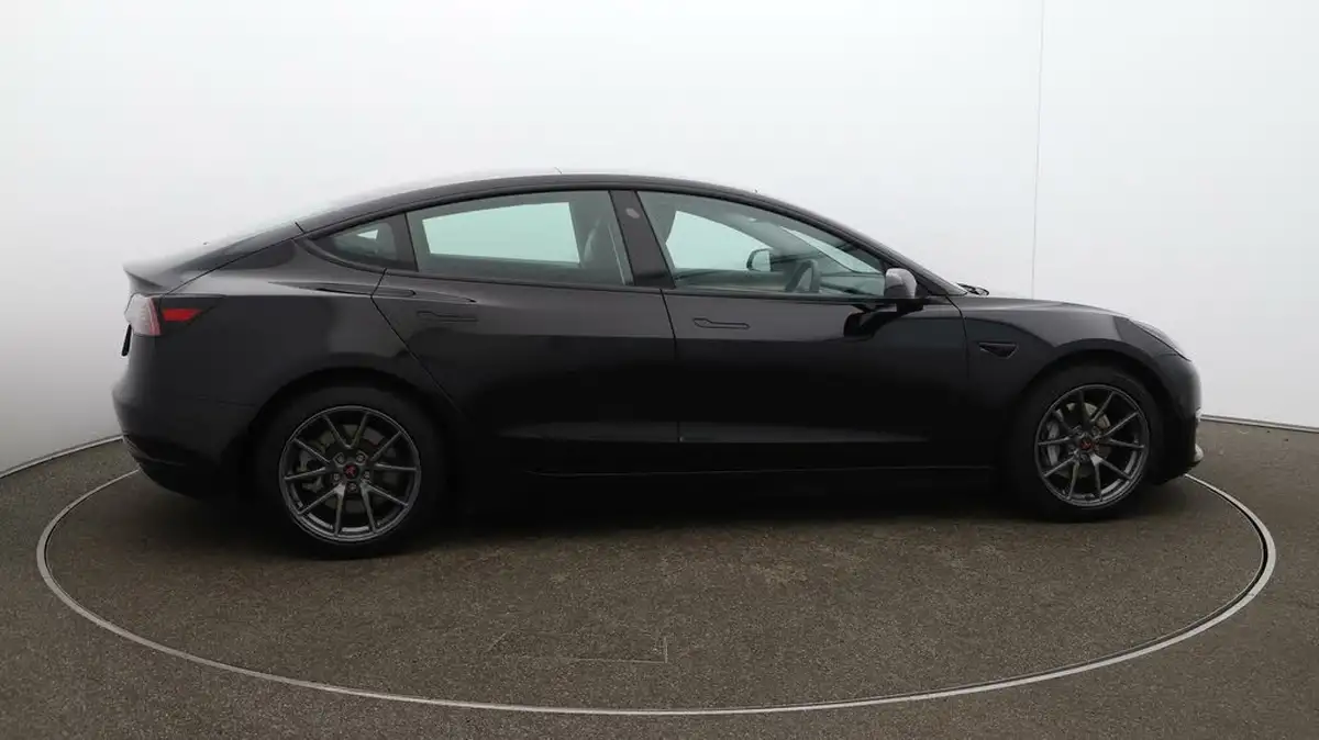2021-tesla-model-3-e-long-range-4x4-big-48