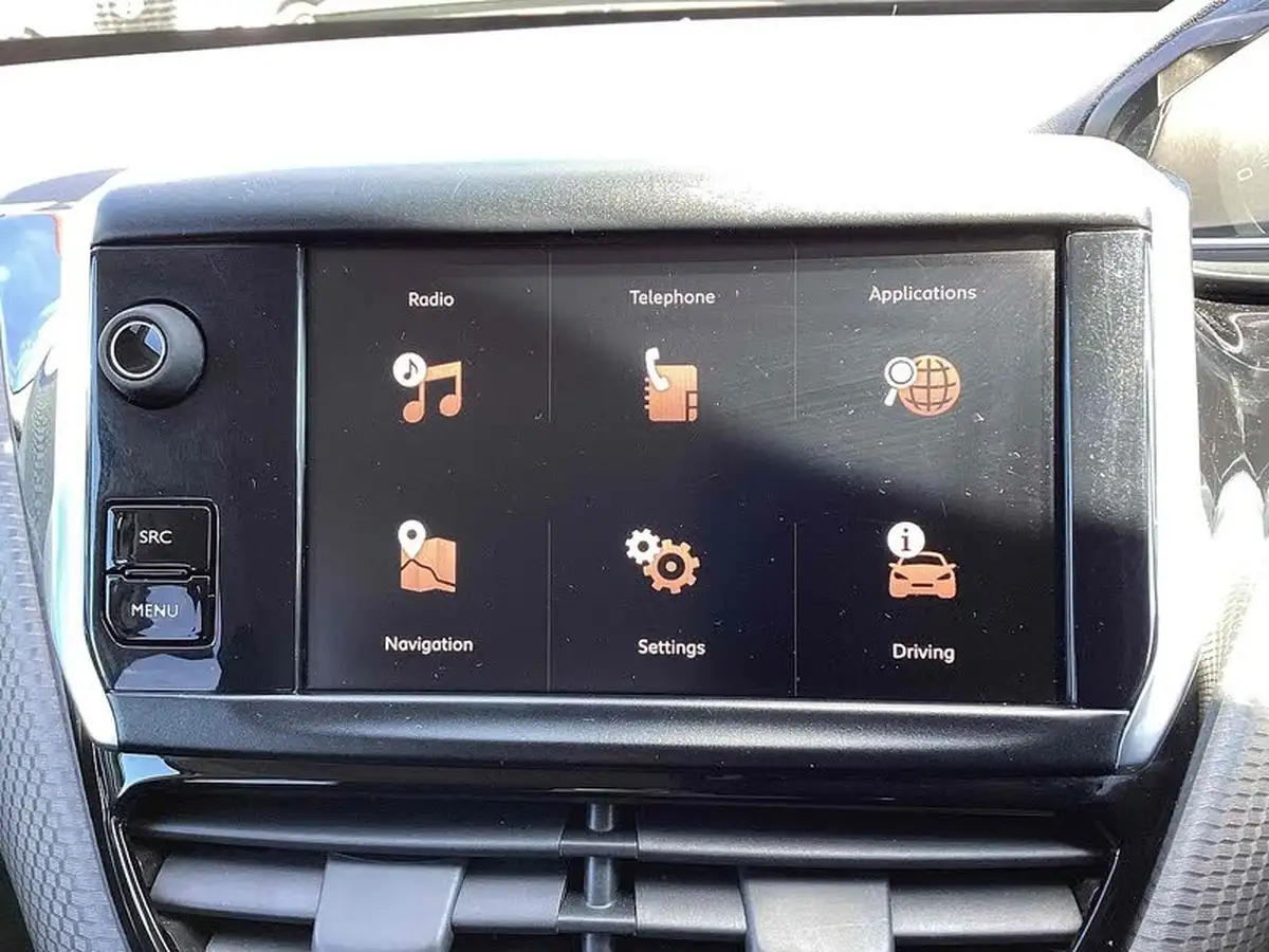2018-peugeot-2008-suv-12-puretech-allure-82bhp-big-3