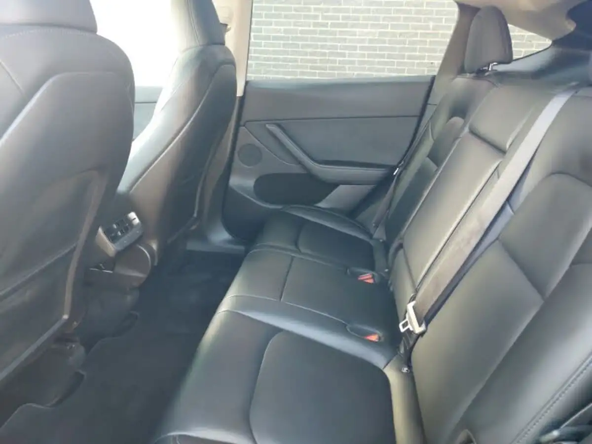 2023-tesla-model-y-e-rwd-big-5