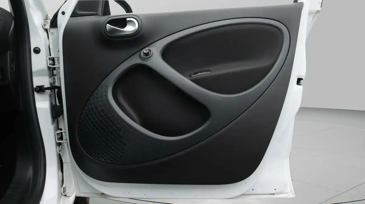 2019-smart-forfour-10-urban-shadow-edition-big-14