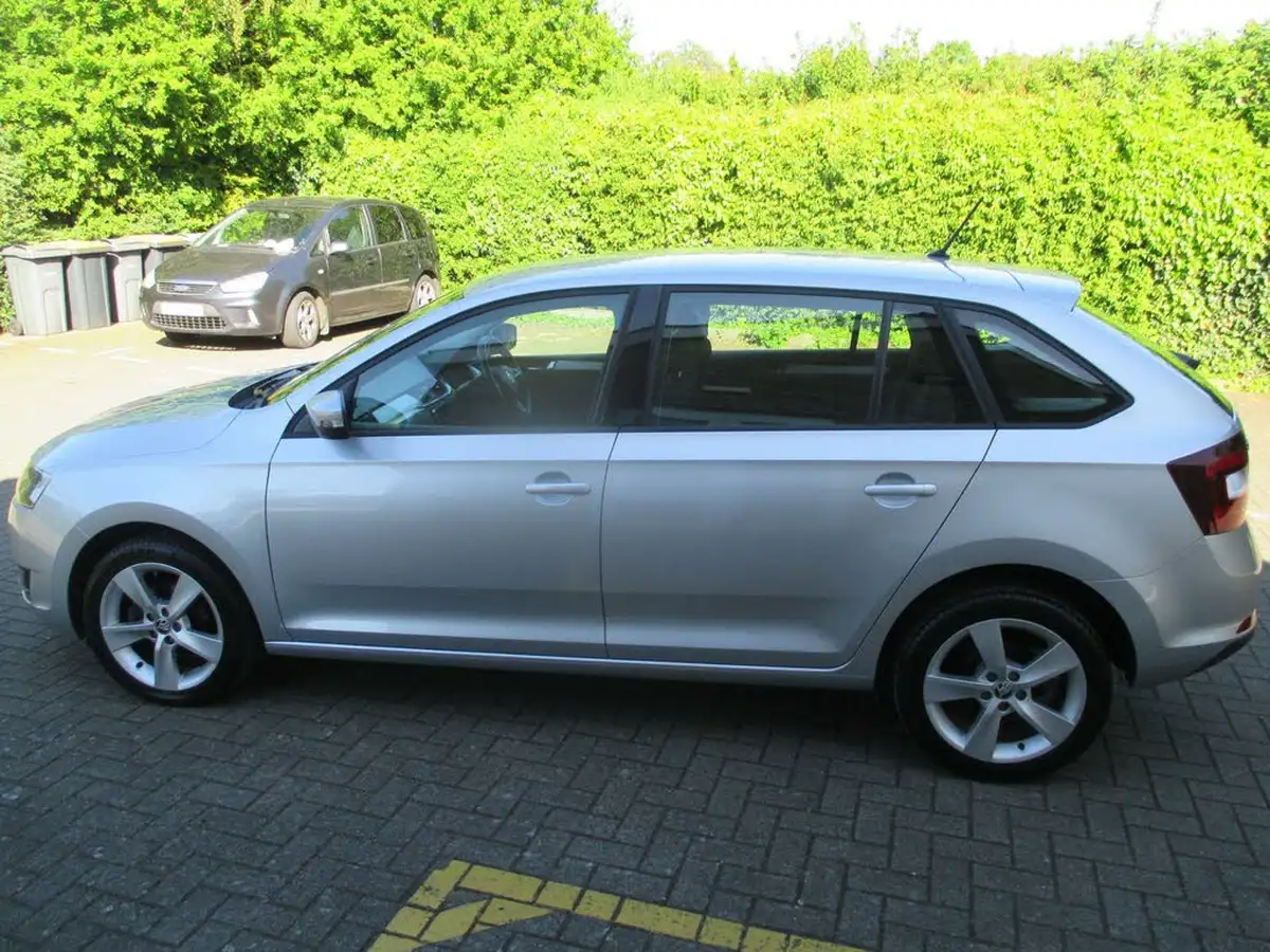 2018-skoda-rapid-spaceback-10-tsi-se-tech-95ps-ss-big-6