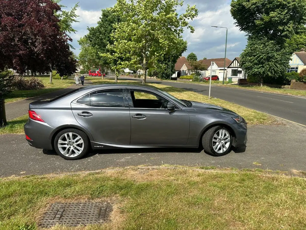 2018-lexus-is-300h-25-executive-edition-lexus-navigation-big-2