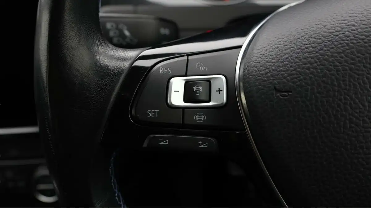 2020-volkswagen-golf-e-e-golf-big-21