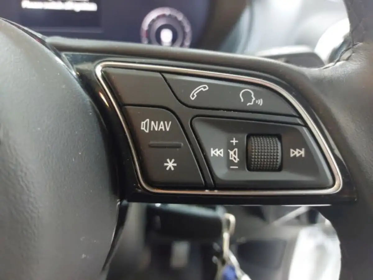 2022-audi-q2-10-30-tfsi-sport-big-12