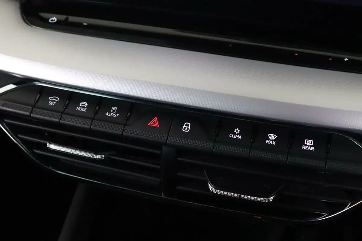 2021-skoda-octavia-15-tsi-se-l-hatchback-big-23