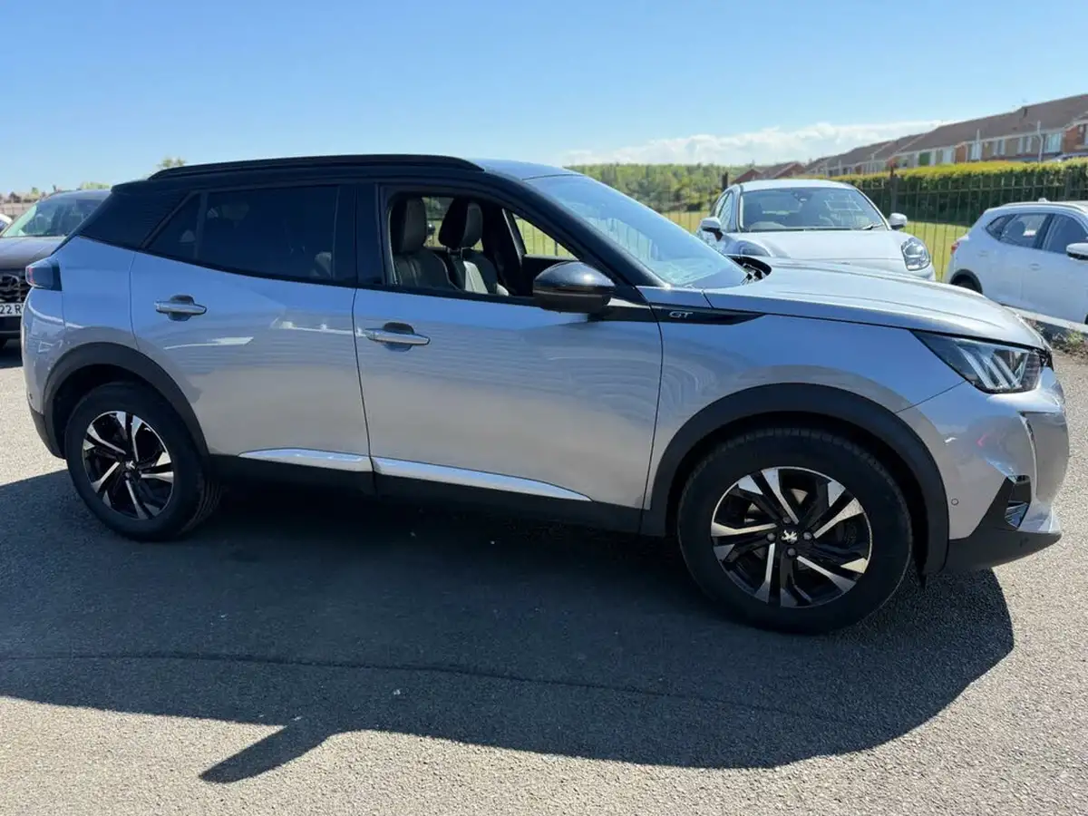 2022-peugeot-2008-suv-12-puretech-gt-big-2
