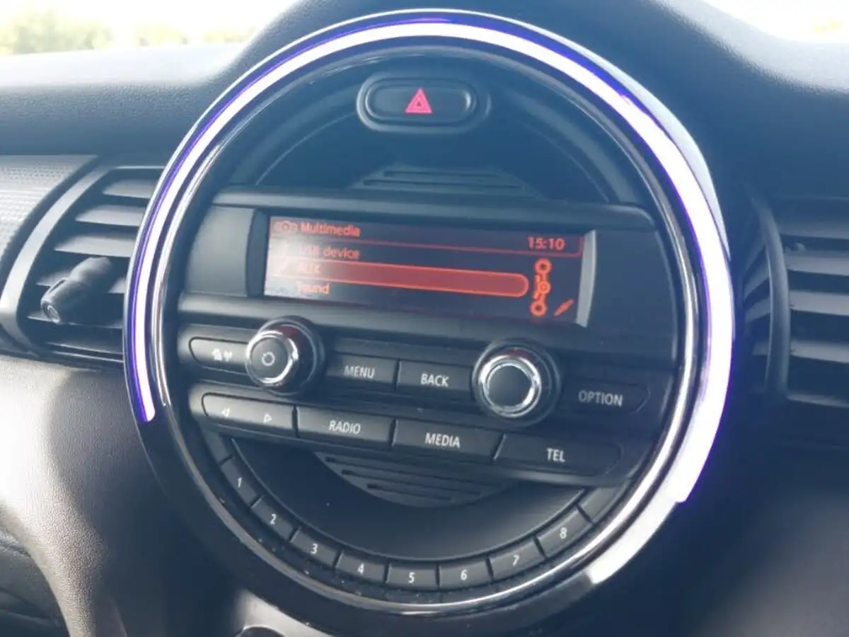 2014-mini-cooper-15-cooper-5d-big-13