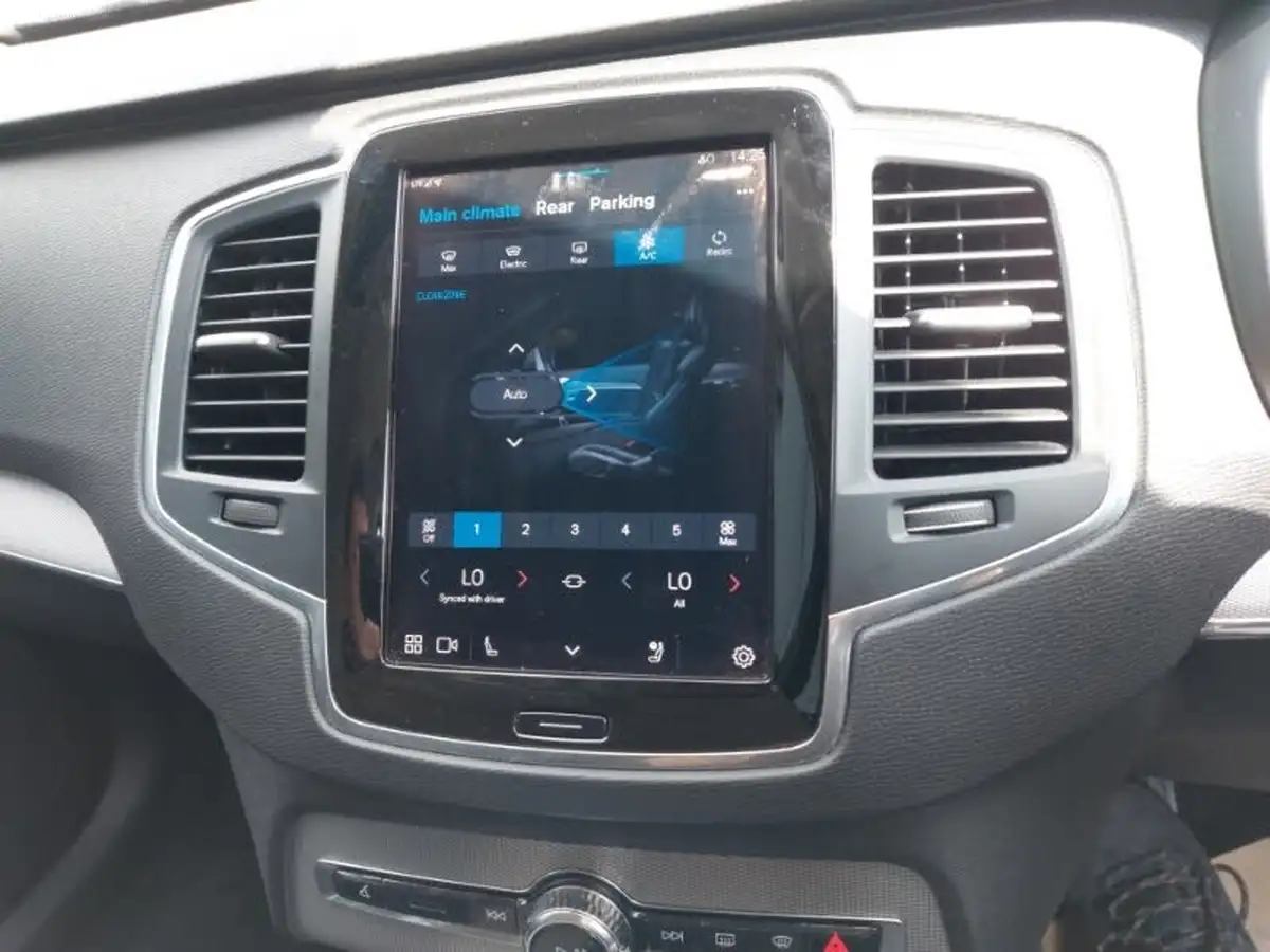 2022-volvo-xc90-20-b5-core-big-15
