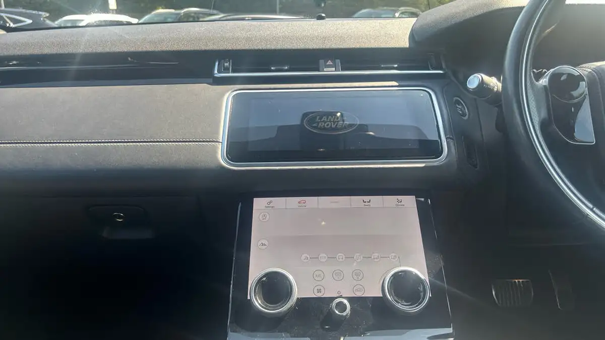 2017-land-rover-range-rover-velar-20-d240-r-dynamic-hse-big-11