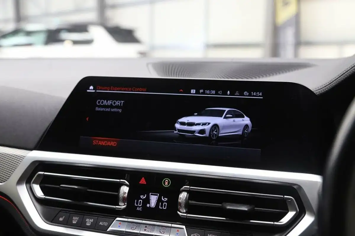 2019-bmw-3-series-30-m340i-xdrive-saloon-4d-big-30