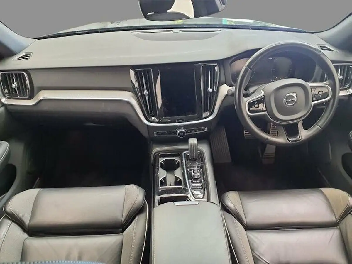 2021-volvo-v60-20-t6-r-design-340bhp-big-4