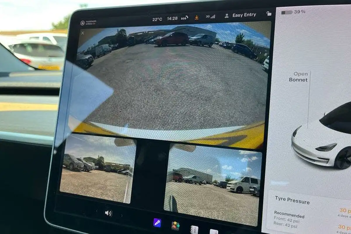 2020-tesla-model-3-e-long-range-big-28