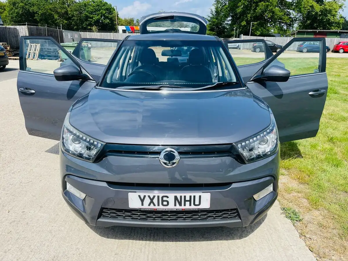 2016-kgm-ssangyong-tivoli-16-ex-big-5