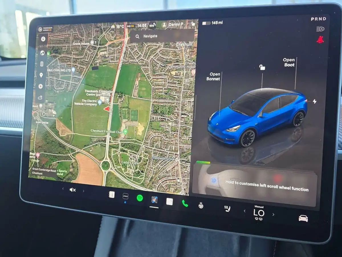 2022-tesla-model-y-e-long-range-big-22