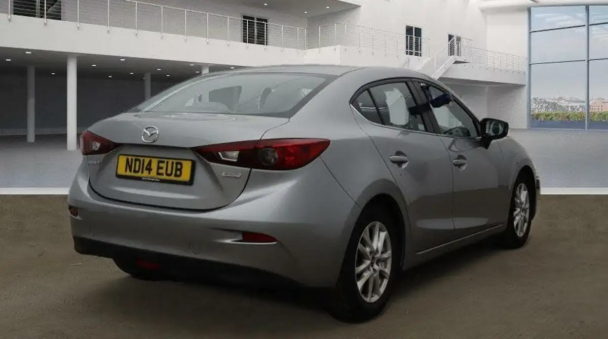 2014-mazda-mazda3-20-se-fastback-4d-big-4