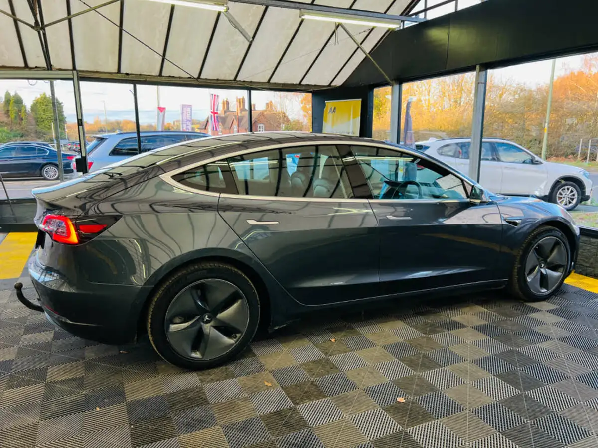2020-tesla-model-3-e-long-range-big-8