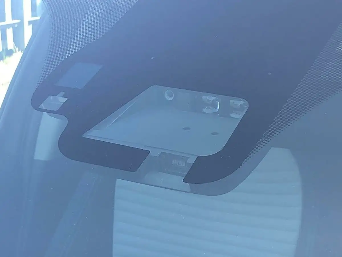 2019-toyota-yaris-15-vvt-i-icon-tech-98bhp-hybrid-1497cc-e-cvt-big-25