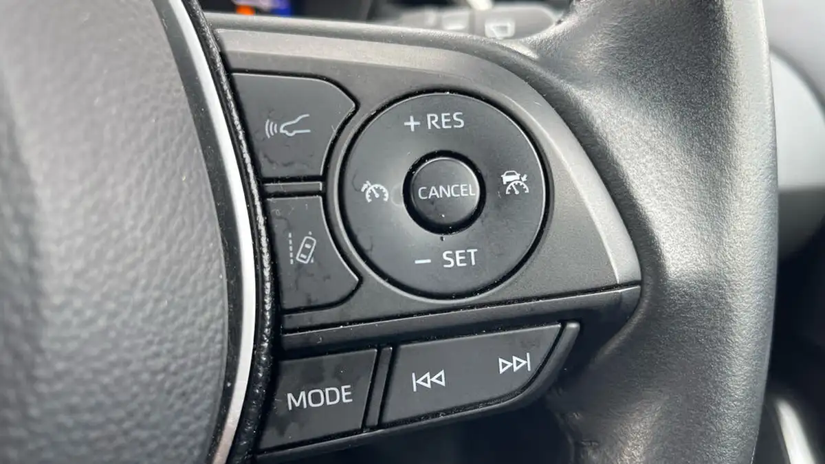 2021-toyota-corolla-18-vvt-i-icon-tech-spare-wheel-hatchback-5d-big-20
