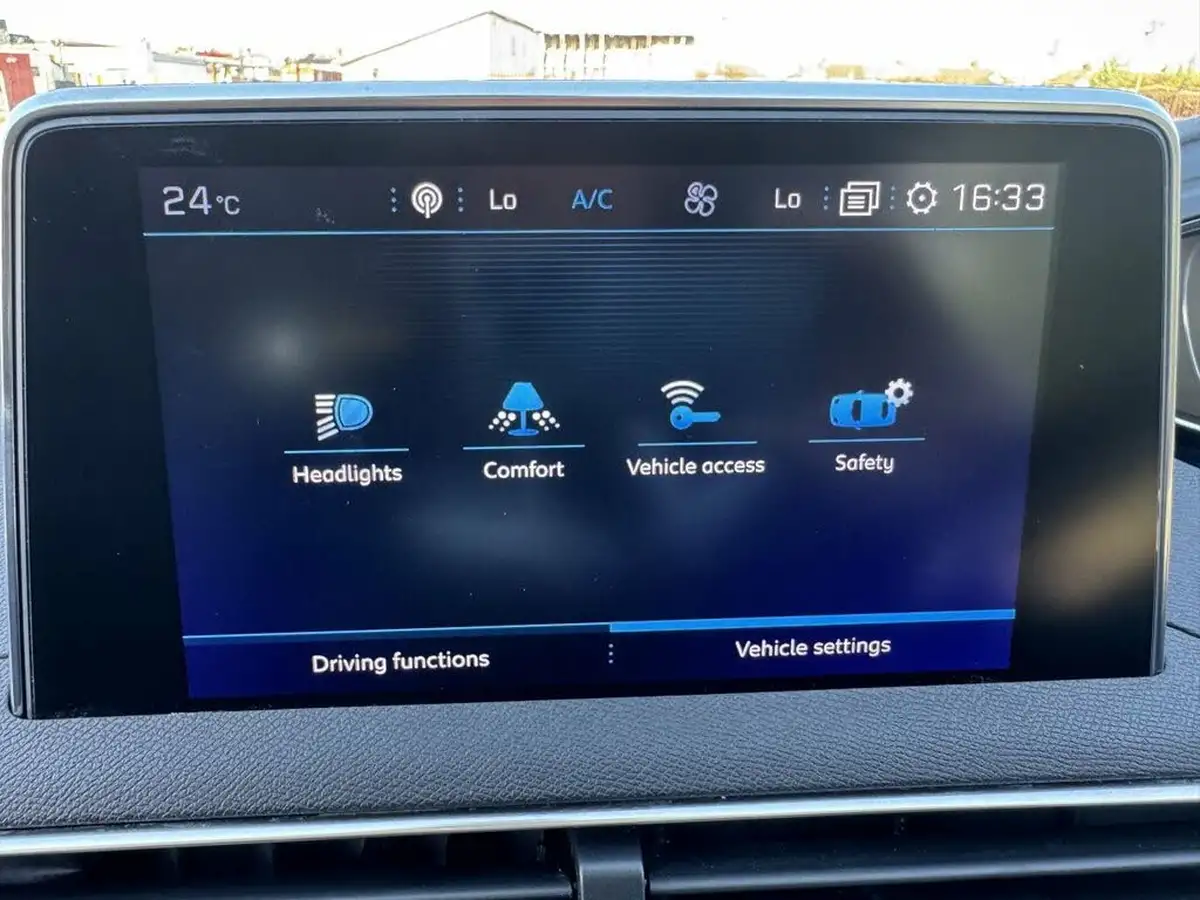 2018-peugeot-3008-suv-12-puretech-allure-big-63