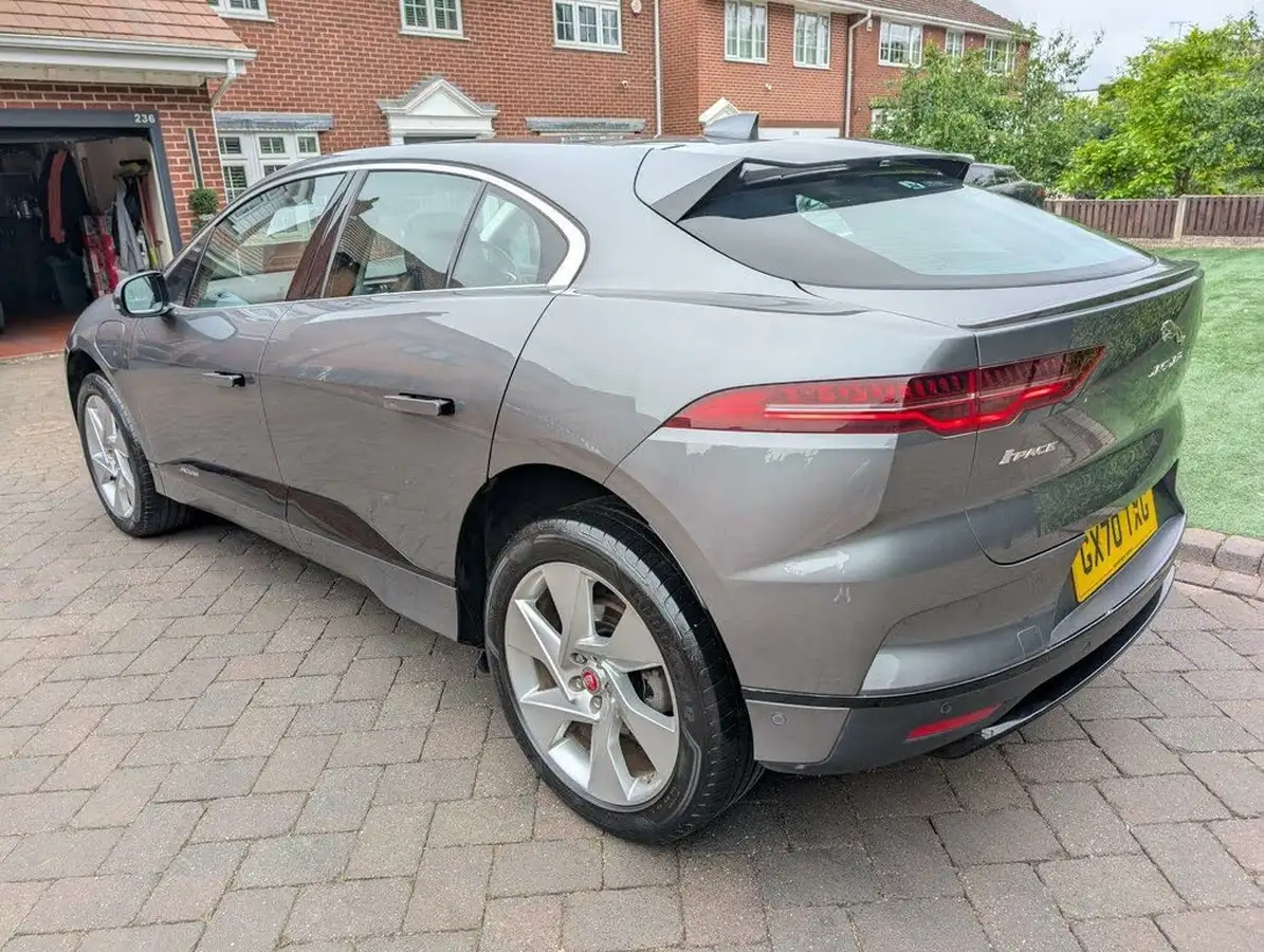 2019-jaguar-i-pace-ev400-se-big-11