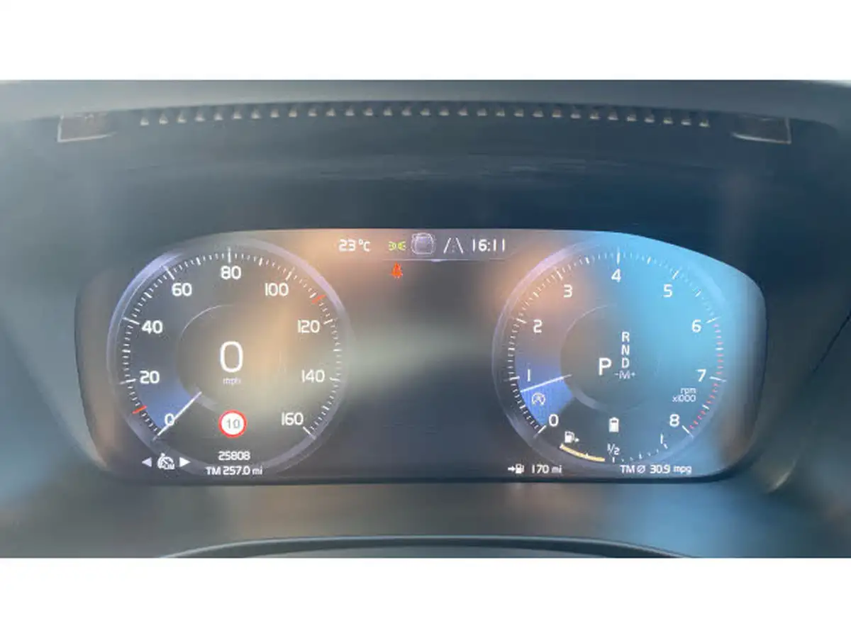 2021-volvo-xc40-20-b4-r-design-pro-194bhp-auto-big-10