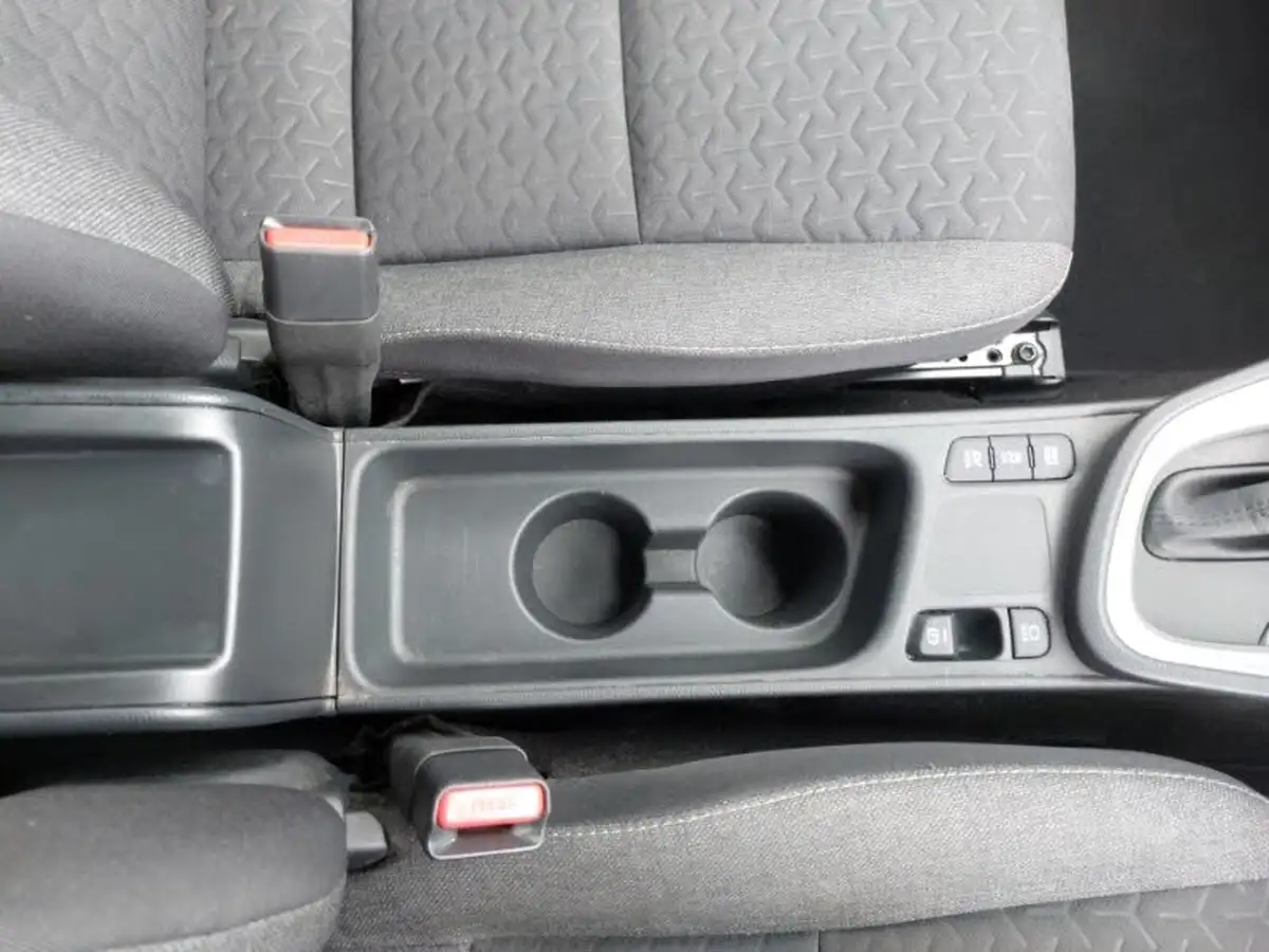 2022-toyota-yaris-15-vvt-i-design-panoramic-roof-big-16