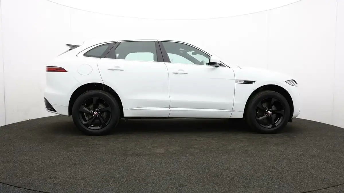 2022-jaguar-f-pace-20-d200-r-dynamic-s-big-25