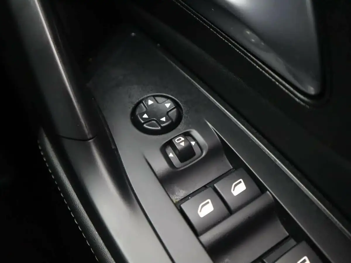 2023-peugeot-308-12-puretech-allure-premium-130ps-big-40