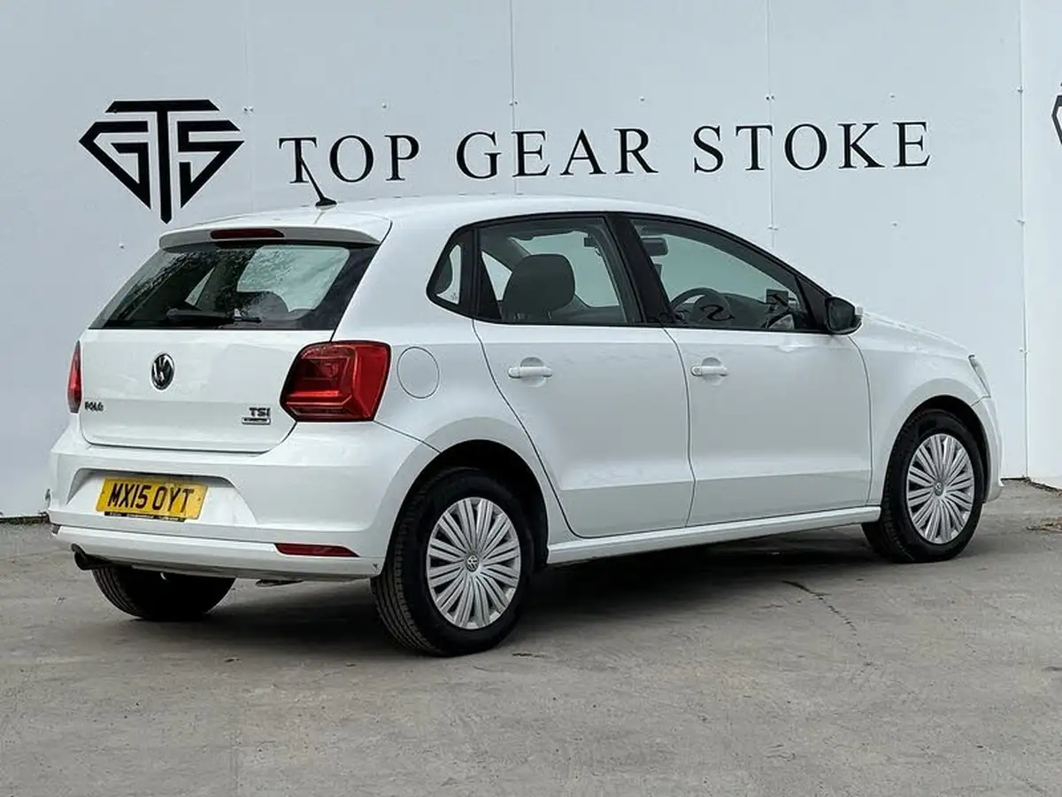 2015-volkswagen-polo-big-2